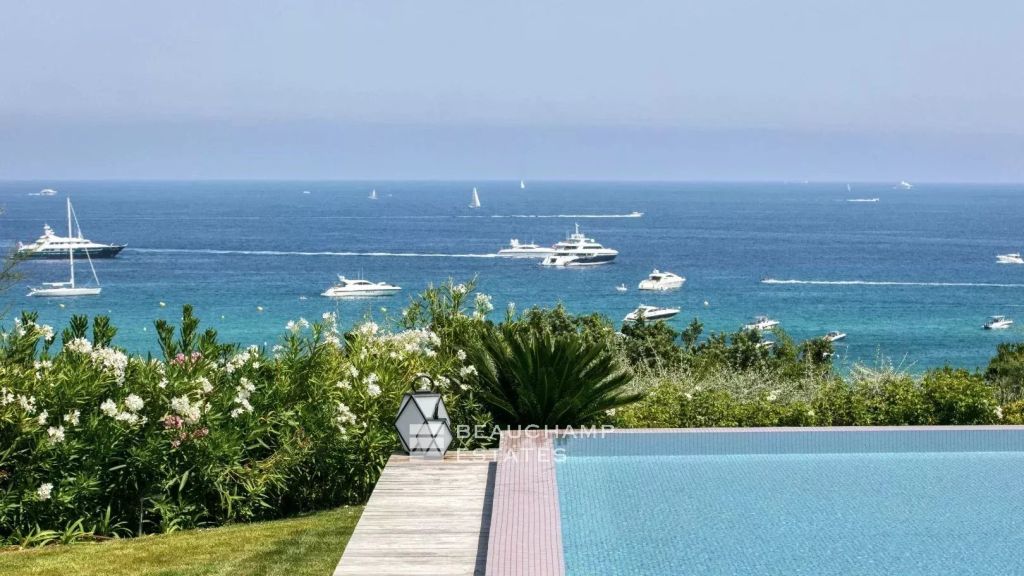 Luxury exceptional property with panoramic views over Pampelonne Beach
