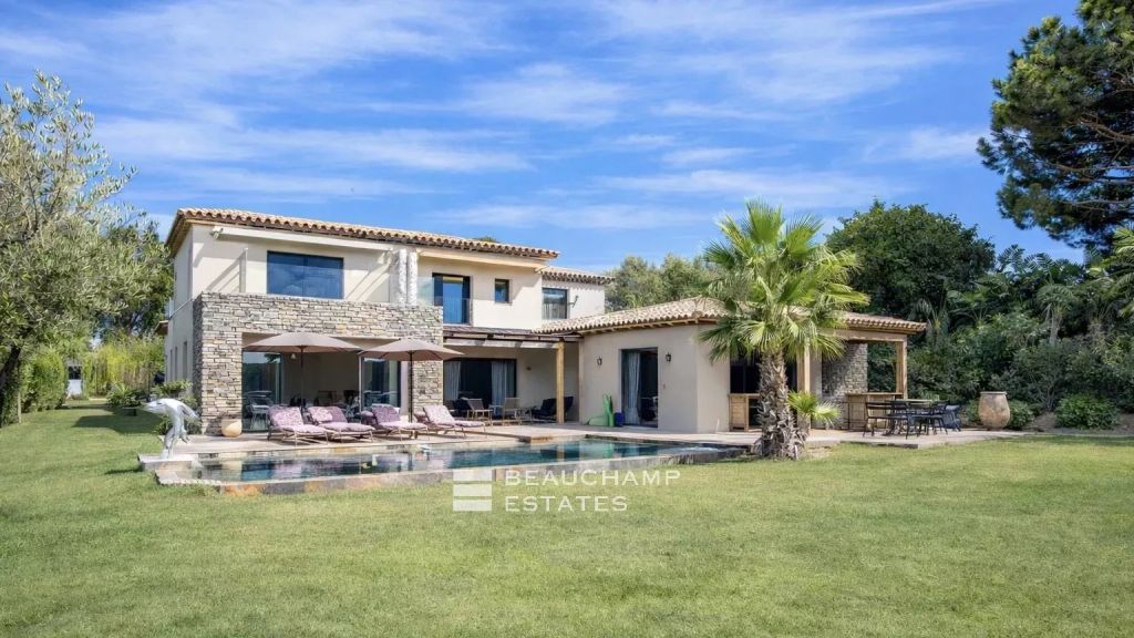Luxury new villa in a private domain in the heart of Saint-Tropez