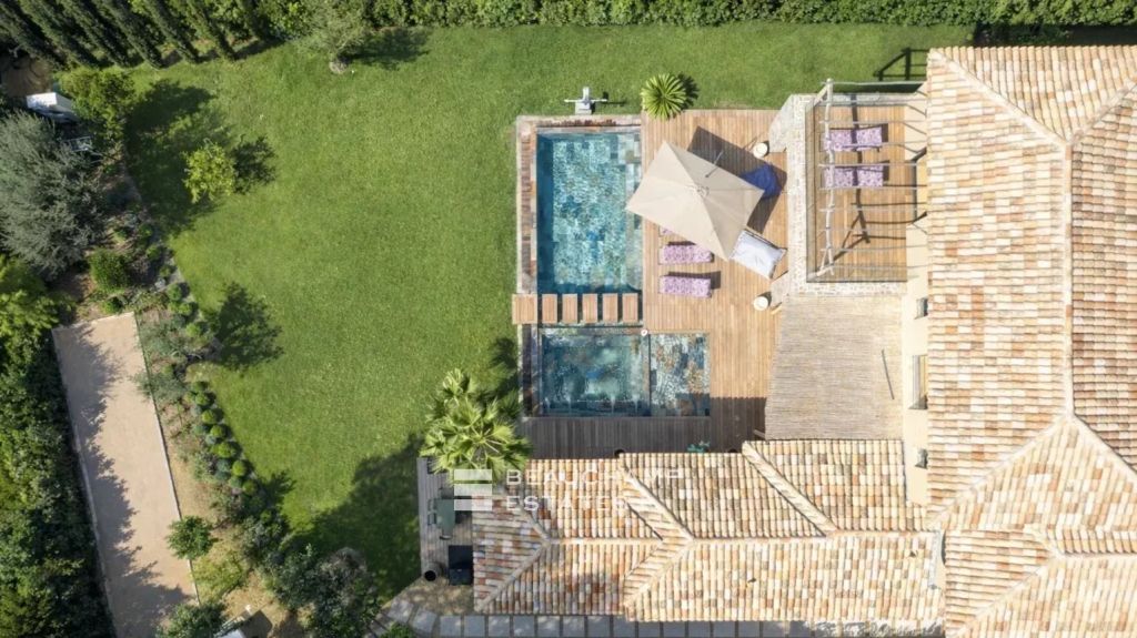 Luxury new villa in a private domain in the heart of Saint-Tropez