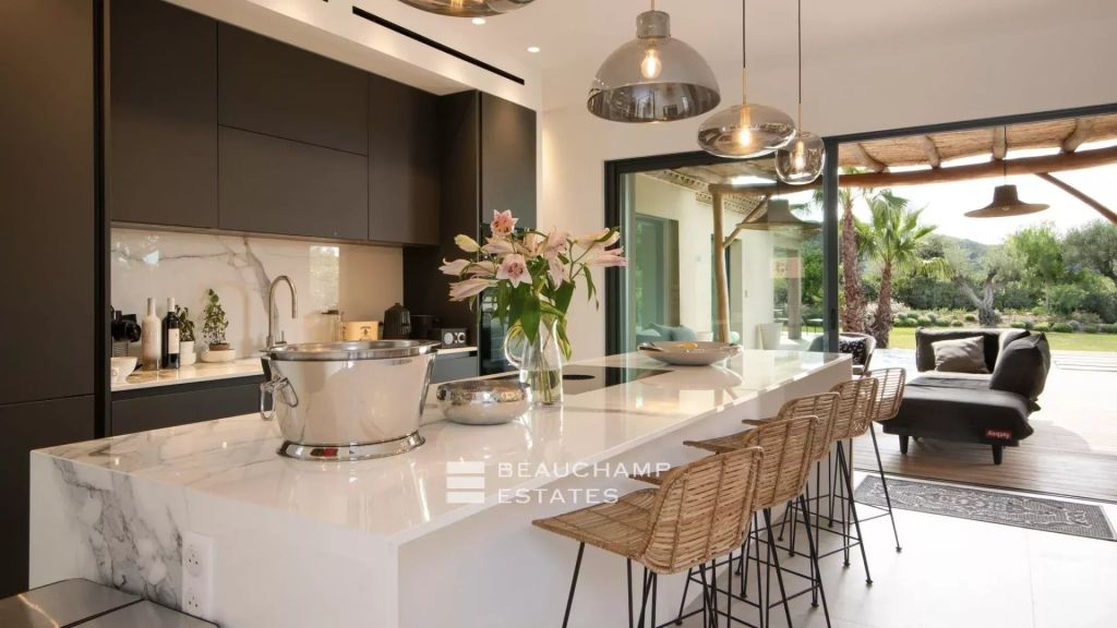 Luxury new villa in a private domain in the heart of Saint-Tropez