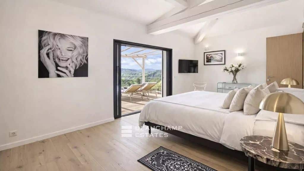 Luxury new villa in a private domain in the heart of Saint-Tropez