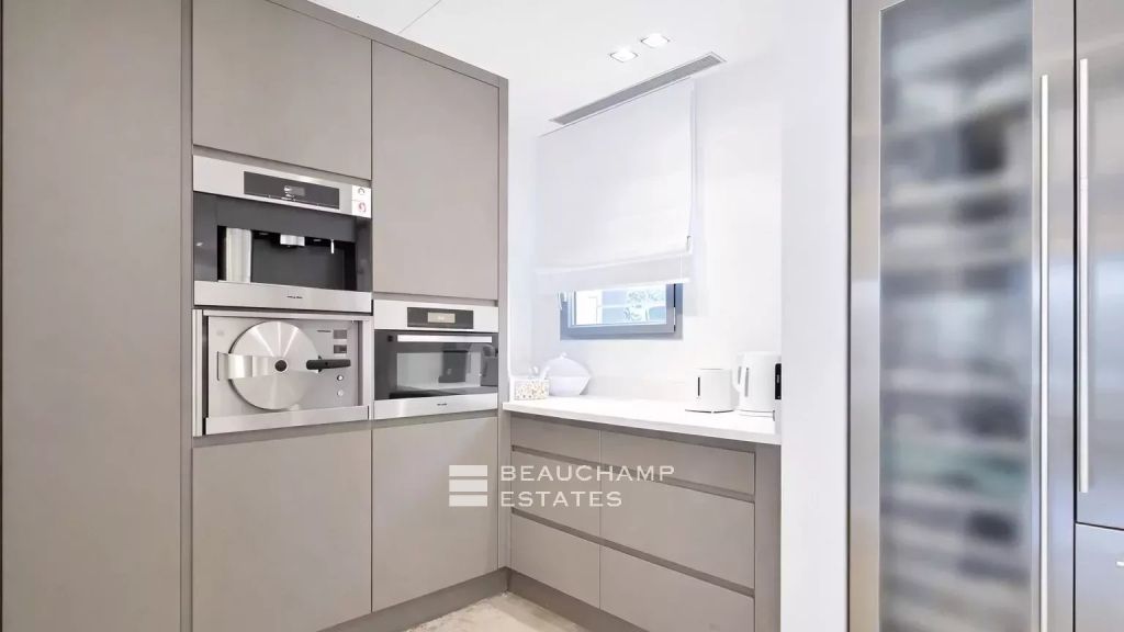 Luxury villa near Saint-Tropez with private beach access