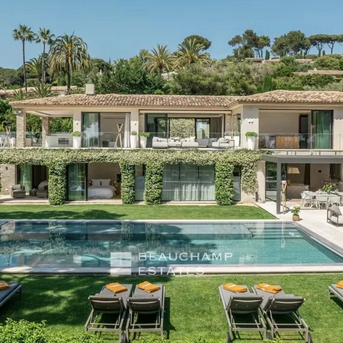 Luxury villa with views over the famous Pampelonne Beach, located in the private and secure Tahiti estate