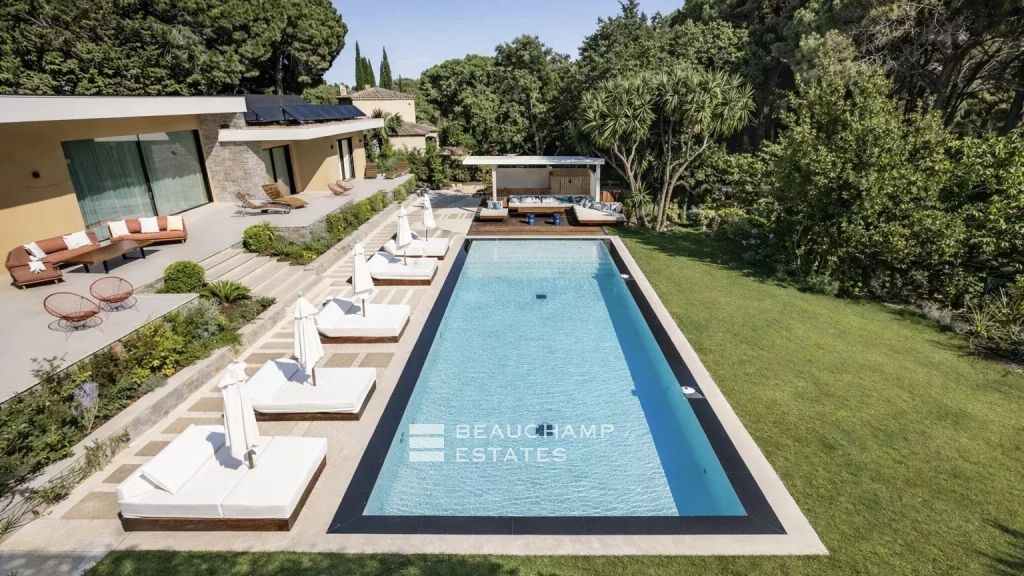 Luxury villa within walking distance of Pampelonne beach and Club 55