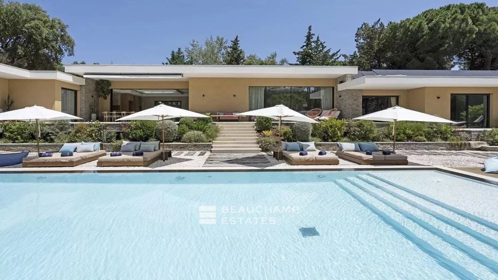 Luxury villa within walking distance of Pampelonne beach and Club 55