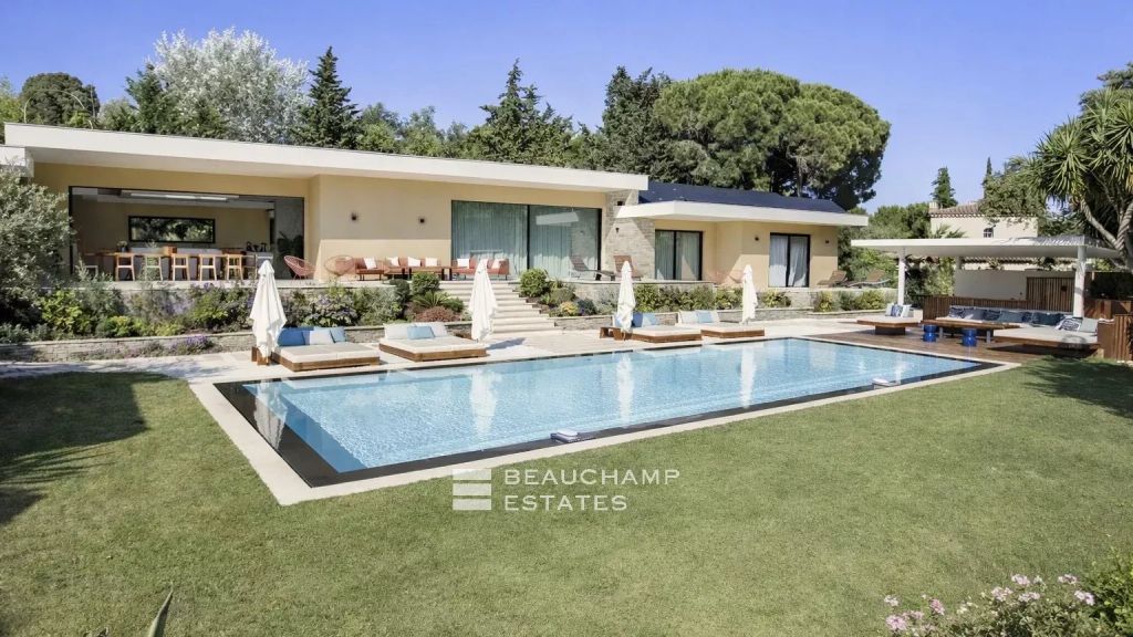 Luxury villa within walking distance of Pampelonne beach and Club 55
