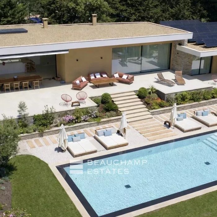 Luxury villa within walking distance of Pampelonne beach and Club 55