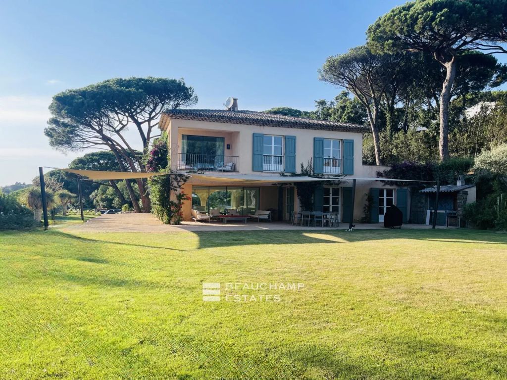 MAGNIFICENT CHARMING VILLA WITH SEA VIEW CLOSE TO CENTER