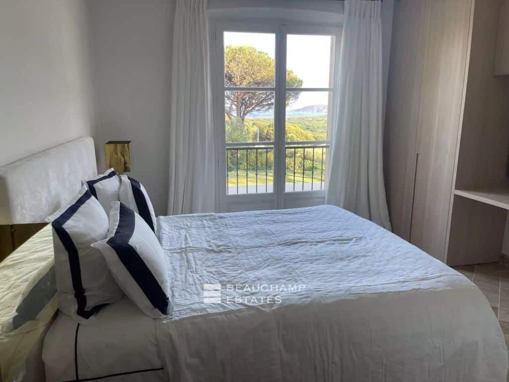 MAGNIFICENT CHARMING VILLA WITH SEA VIEW CLOSE TO CENTER