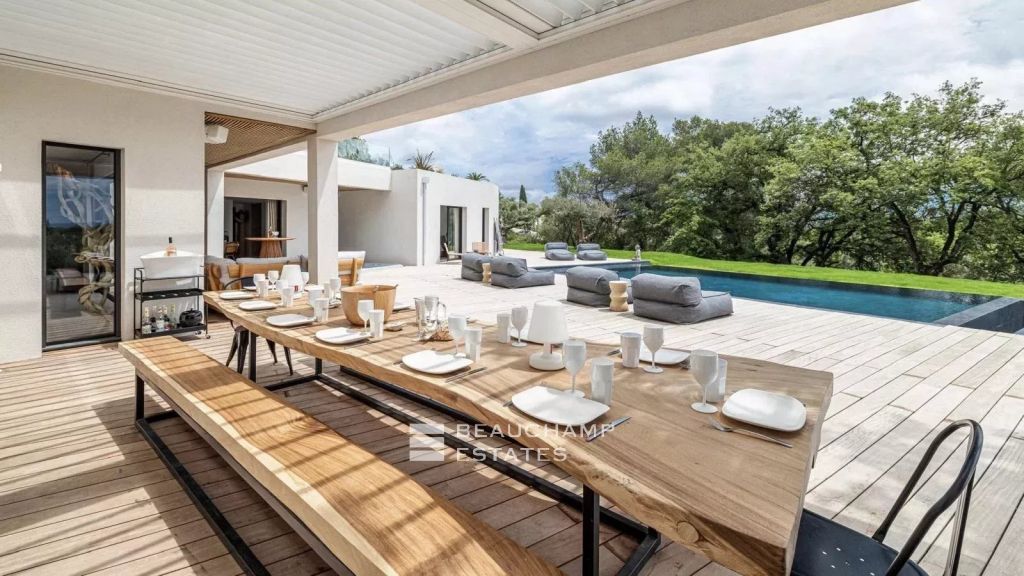 Magnificent contemporary 5-bedroom villa in Opio