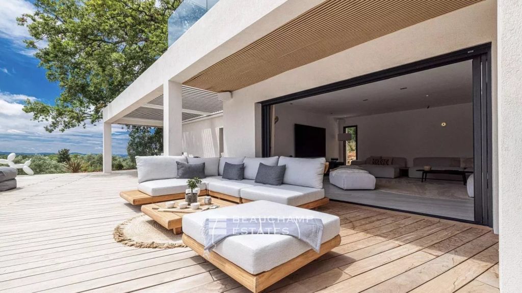 Magnificent contemporary 5-bedroom villa in Opio