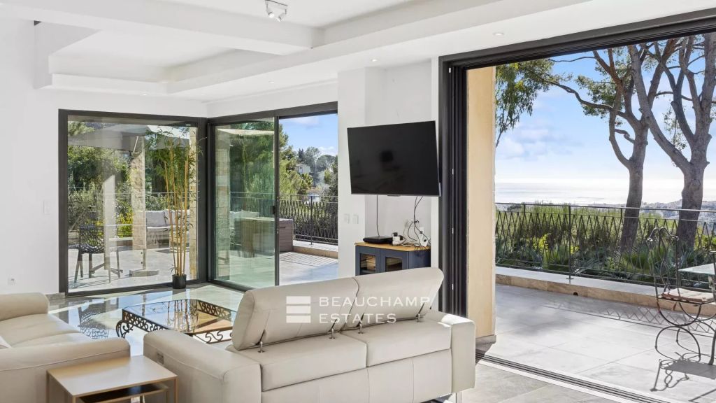 Magnificent contemporary villa with sea view- Mougins