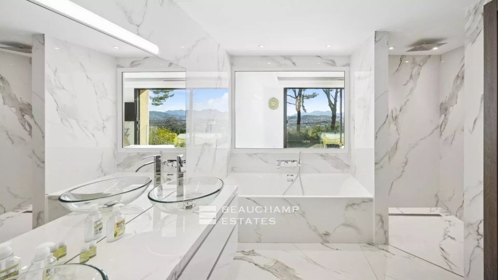 Magnificent contemporary villa with sea view- Mougins