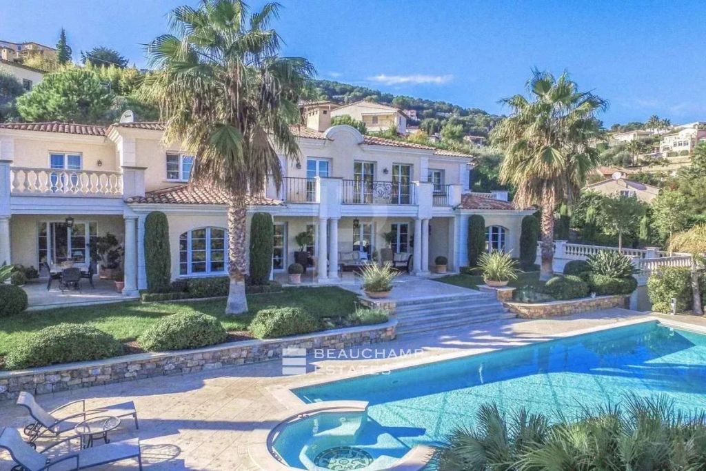 Magnificent villa for sale exclusively in Cap d’Antibes with sea view