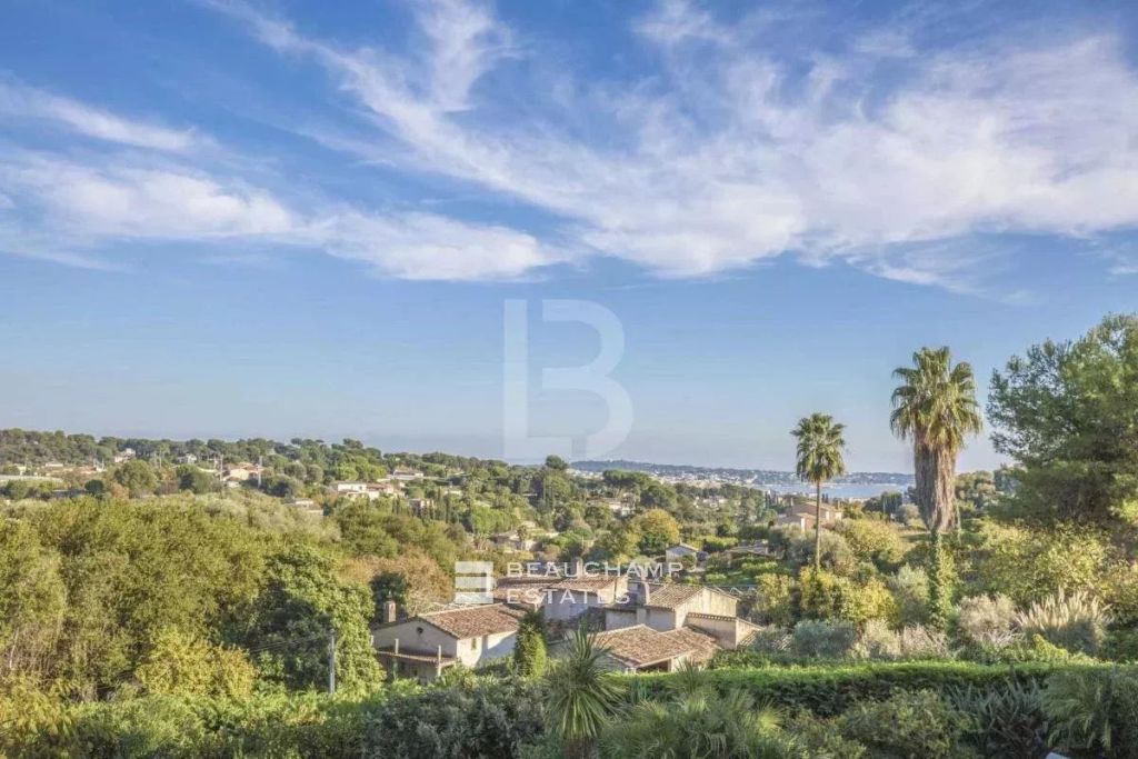 Magnificent villa for sale exclusively in Cap d’Antibes with sea view