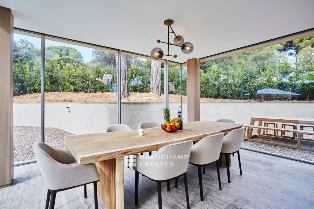 Magnificent villa in a private park in Saint-Tropez