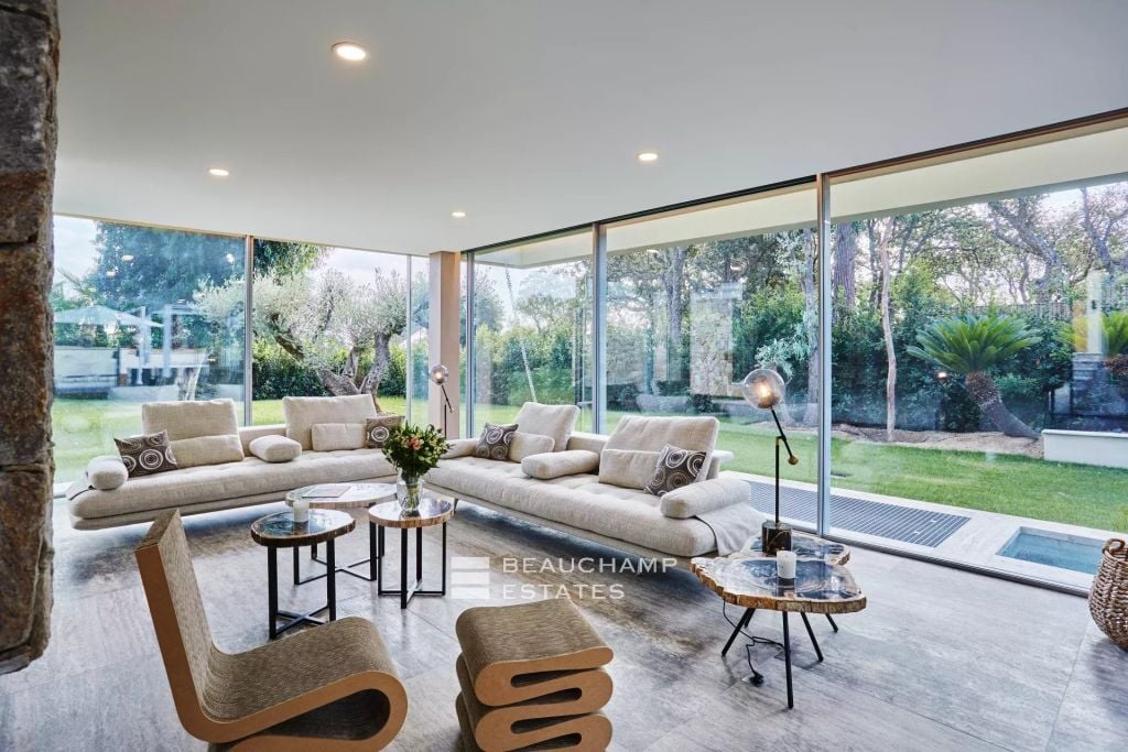 Magnificent villa in a private park in Saint-Tropez