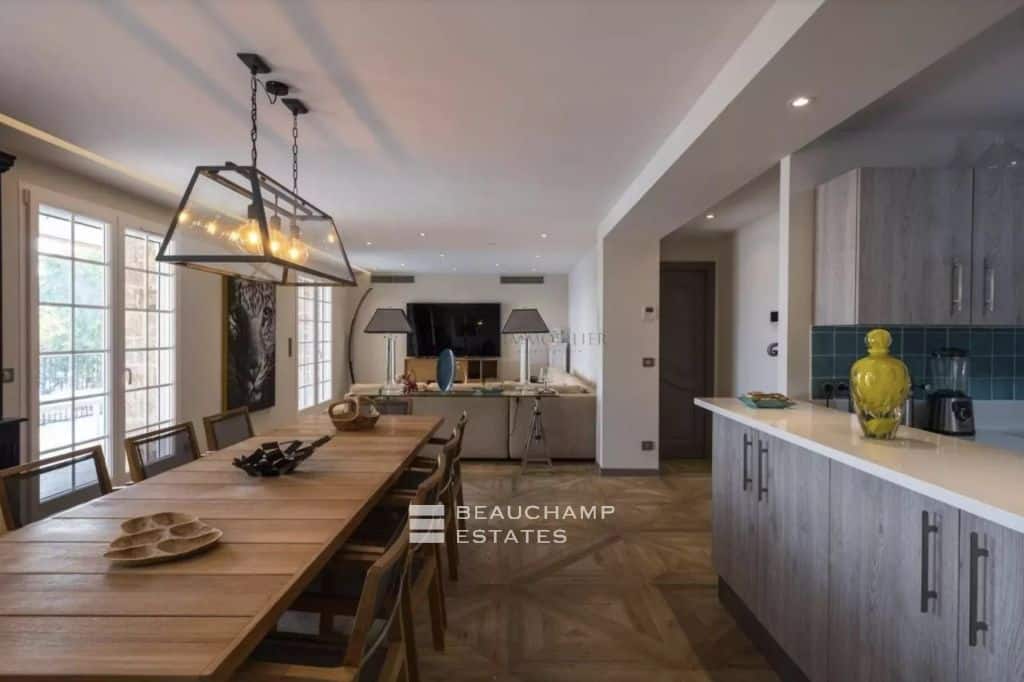 Magnificent villa with panoramic sea view – 5 bedrooms – in Théoule