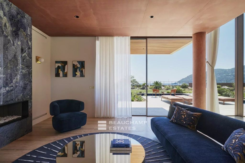 Mandelieu – La Napoule – Contemporary Seafront Villa