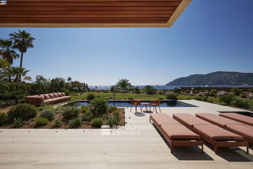 Mandelieu – La Napoule – Contemporary Seafront Villa