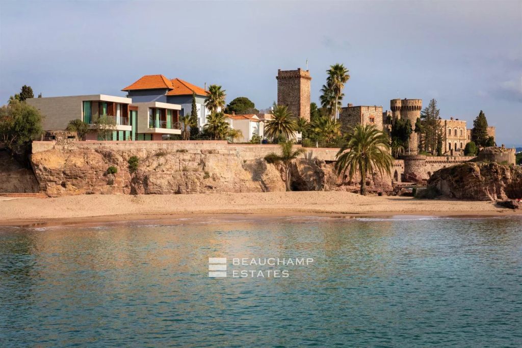 Mandelieu – La Napoule – Contemporary Seafront Villa