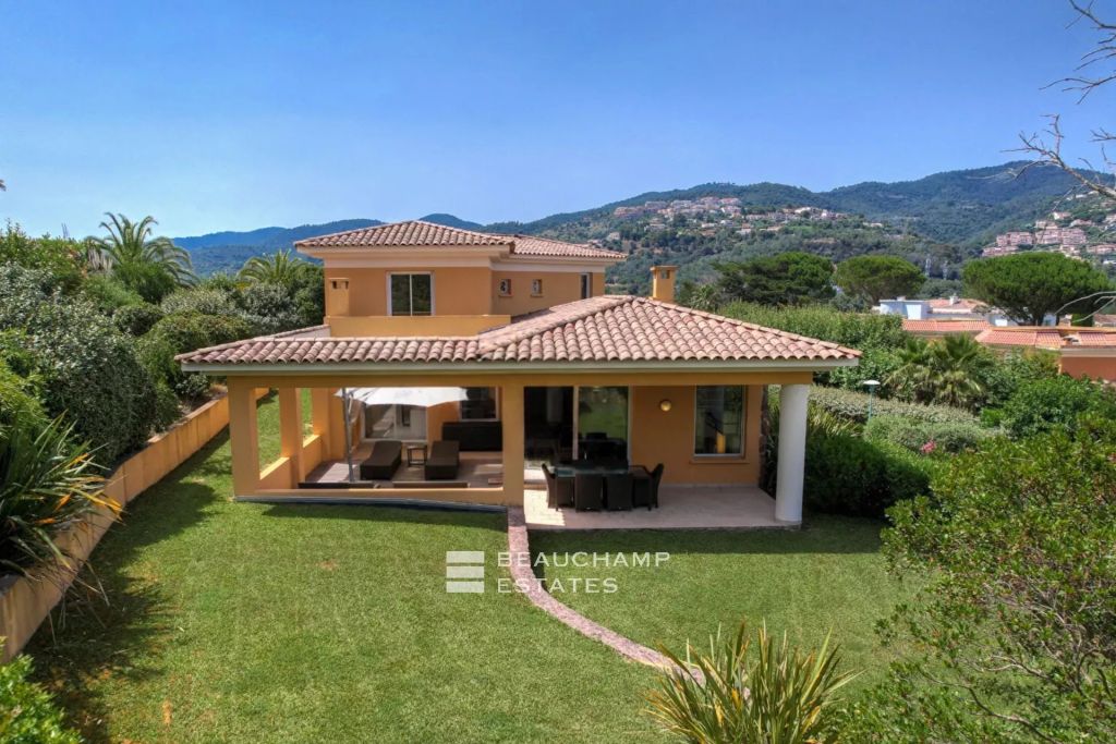 MANDELIEU LA NAPOULE – Villa in a private estate