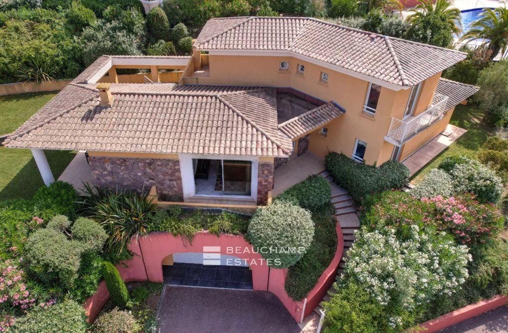 MANDELIEU LA NAPOULE – Villa in a private estate