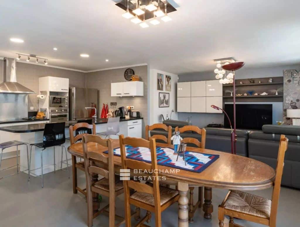 Minelle – Family Property with Swimming Pool in a Sought-After Residential Area