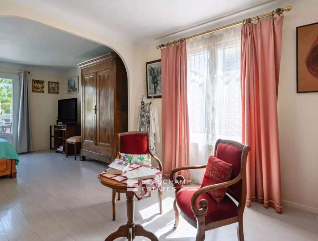 Minelle – Family Property with Swimming Pool in a Sought-After Residential Area