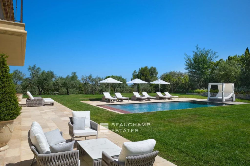 Modern 5-Bedroom Bastide – Mougins