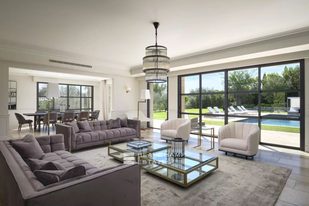 Modern 5-Bedroom Bastide – Mougins