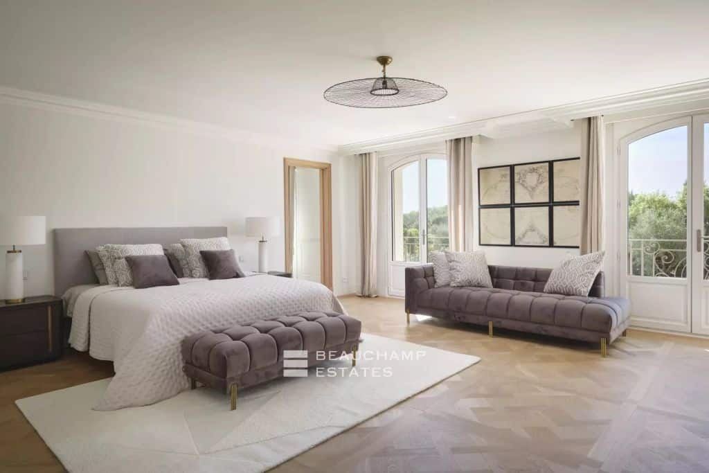 Modern 5-Bedroom Bastide – Mougins