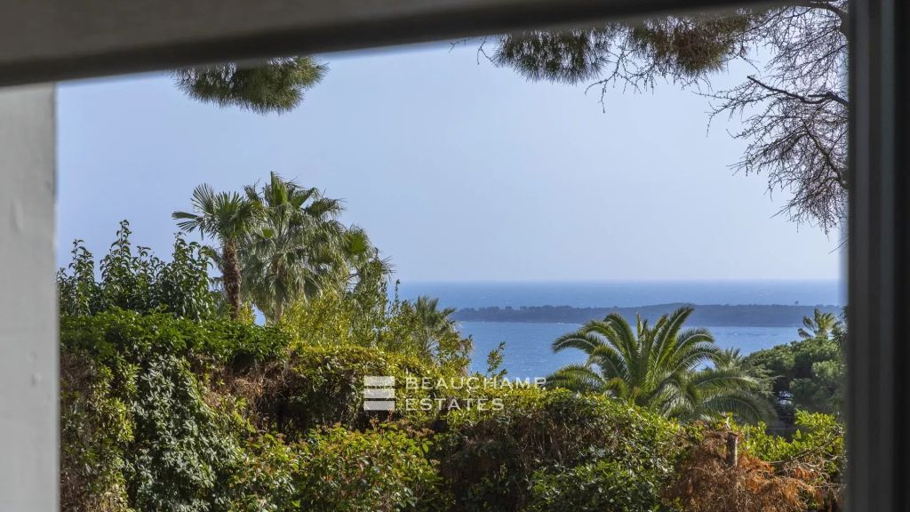 Modern 5-bedroom villa with sea view – Cannes Basse Californie