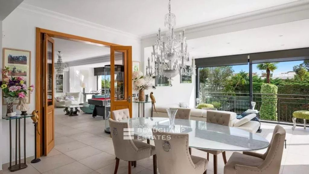 Modern 5-bedroom villa with sea view – Cannes Basse Californie