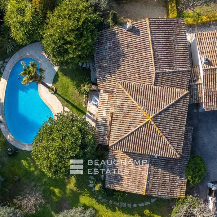 Mougins Cabrieres – Superbe villa provençale 4 chambres avec piscine
