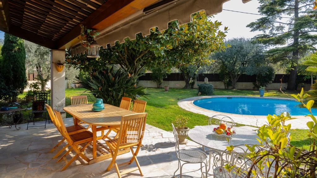 Mougins Cabrieres – Pretty provencal 4 bedroom villa with swimming pool