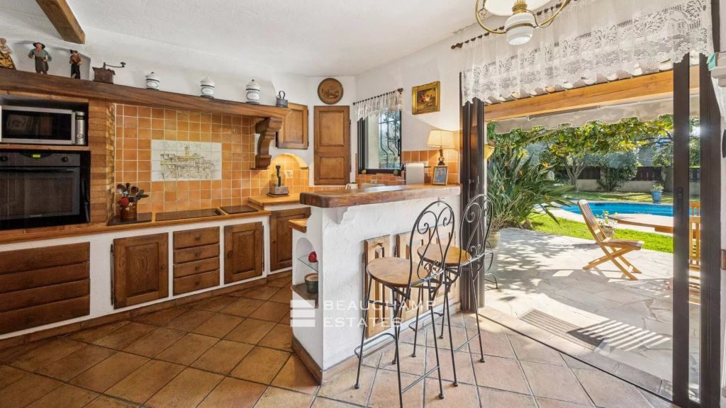 Mougins Cabrieres – Pretty provencal 4 bedroom villa with swimming pool