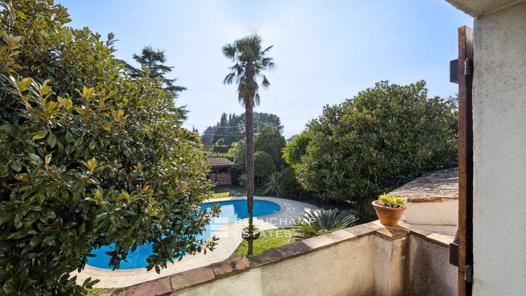 Mougins Cabrieres – Pretty provencal 4 bedroom villa with swimming pool