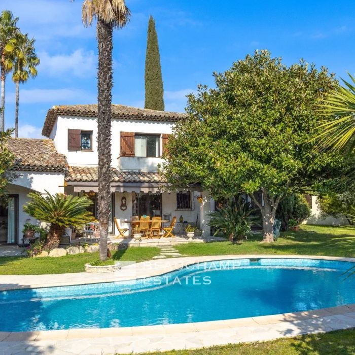 Mougins Cabrieres – Pretty provencal 4 bedroom villa with swimming pool