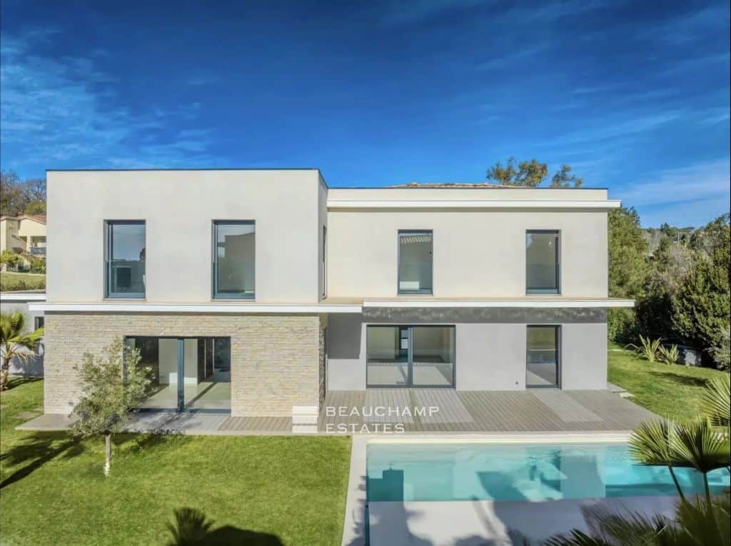 Mougins – Elegant contemporary villa with swimming pool