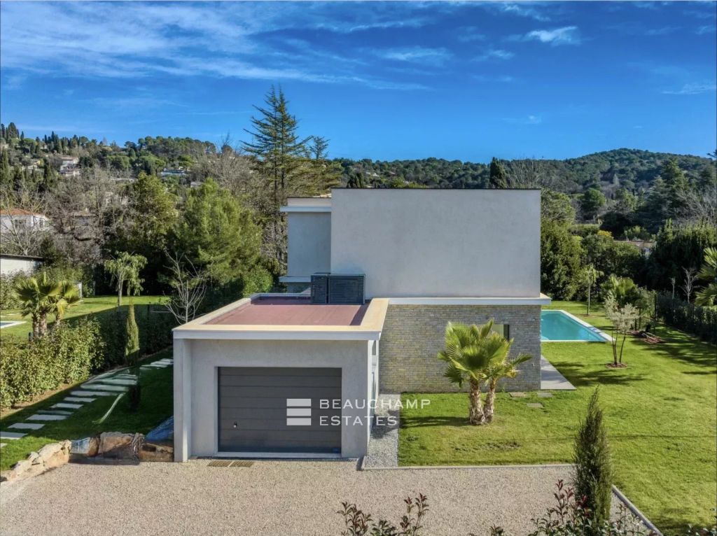 Mougins – Elegant contemporary villa with swimming pool