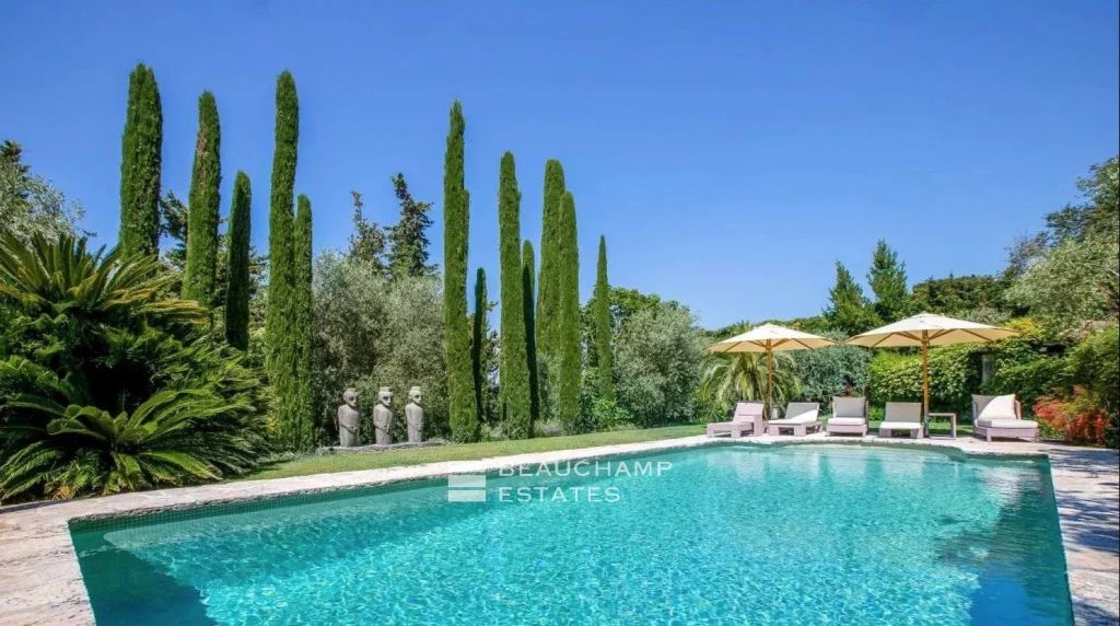 Mougins – Gated domain – Panoramic sea view