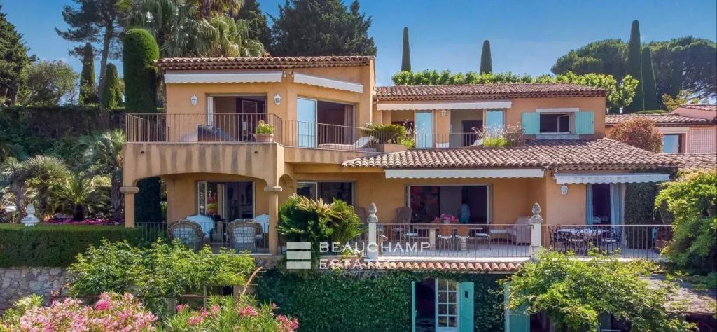 Mougins – Gated domain – Panoramic sea view