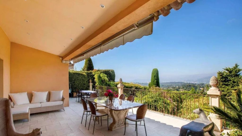 Mougins – Gated domain – Panoramic sea view