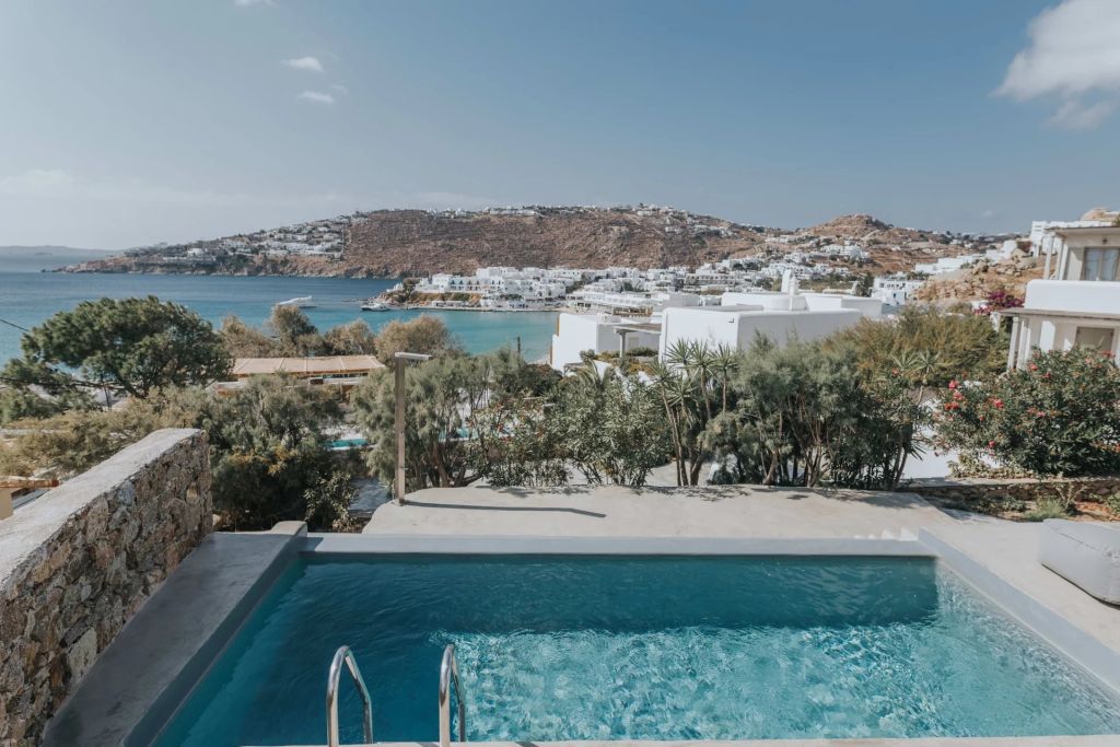 Mystic Estate | Affords panoramic vistas of the sunset and Aegean Sea