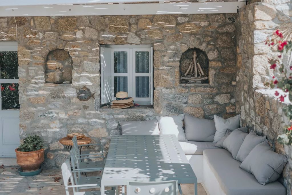 Mystic Estate | Affords panoramic vistas of the sunset and Aegean Sea