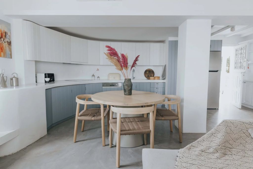 Mystic Estate | Affords panoramic vistas of the sunset and Aegean Sea