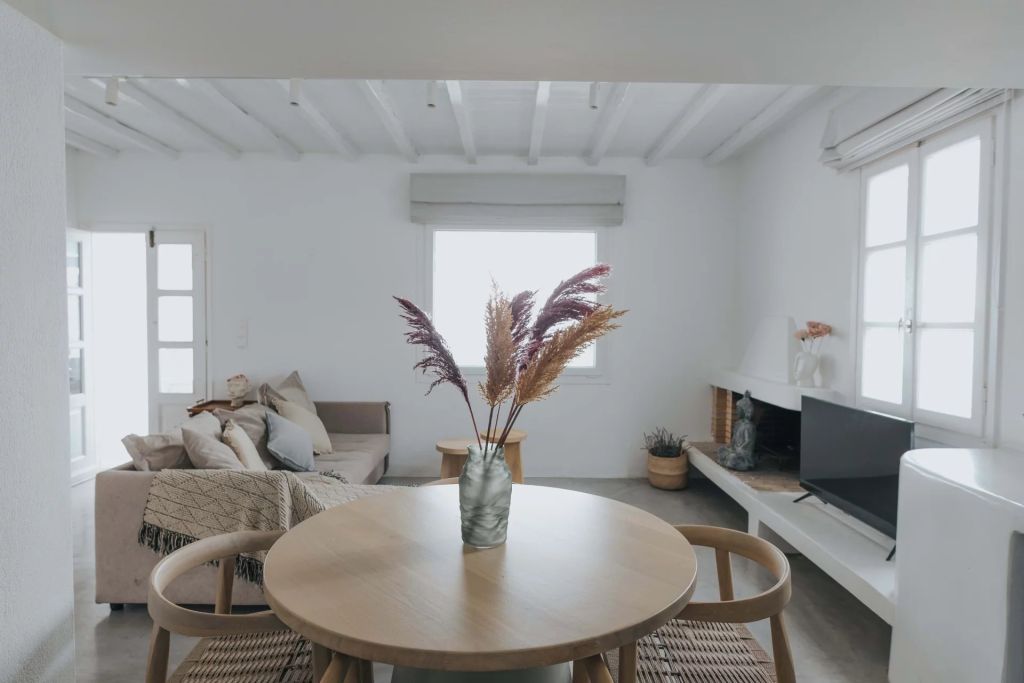 Mystic Estate | Affords panoramic vistas of the sunset and Aegean Sea