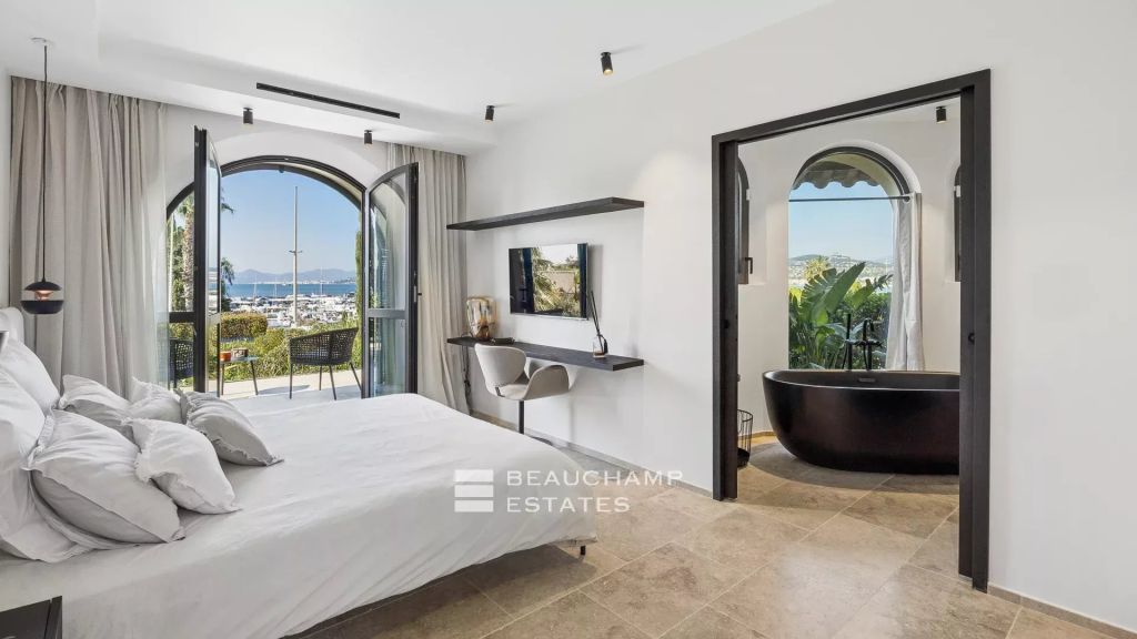 Neo-Provençal 6-bedroom villa with panoramic sea view – Cap d’Antibes