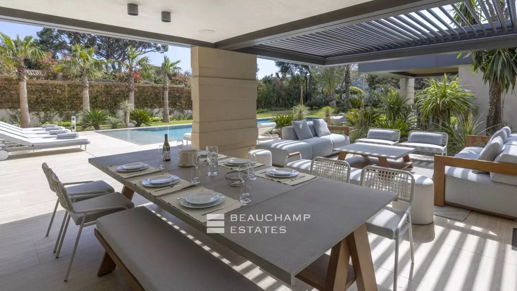 New architect designed villa in the heart of a private estate in Saint-Tropez.